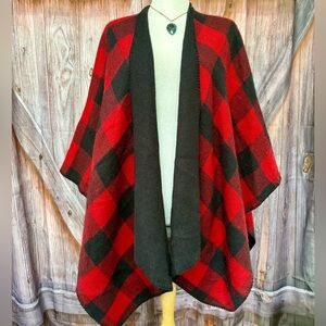 Winter warmth Buffalo plaid Women's cape